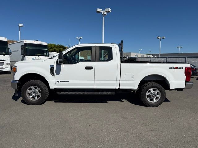 Ford F-350SD Vehicle Full-screen Gallery Image 06