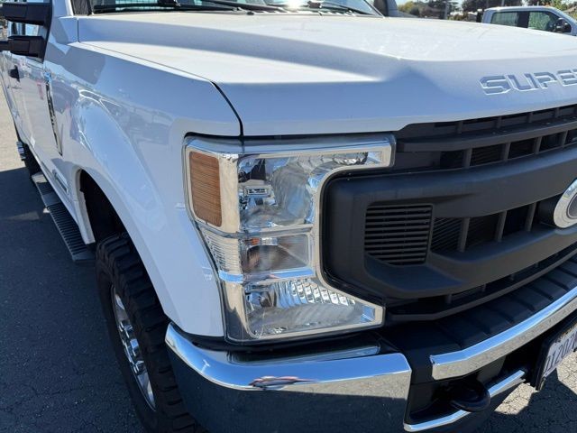 Ford F-350SD Vehicle Full-screen Gallery Image 10