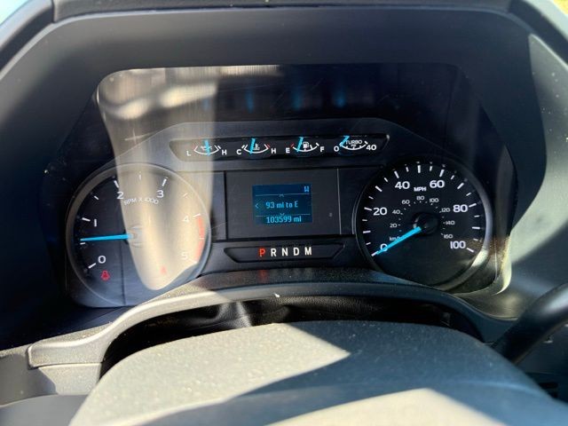 Ford F-350SD Vehicle Full-screen Gallery Image 15