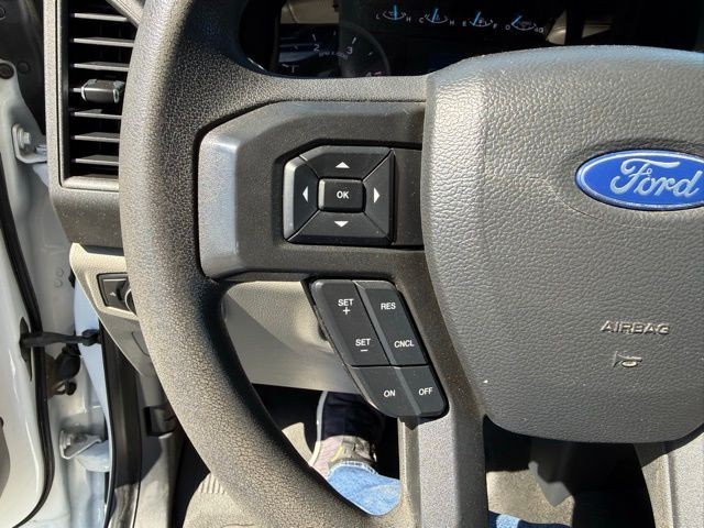 Ford F-350SD Vehicle Full-screen Gallery Image 19