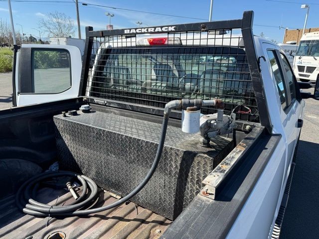 Ford F-350SD Vehicle Full-screen Gallery Image 24