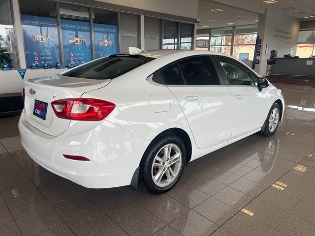 Chevrolet Cruze Vehicle Full-screen Gallery Image 03