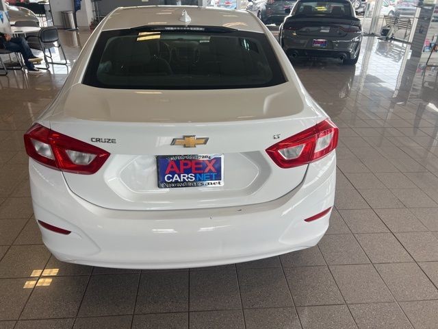 Chevrolet Cruze Vehicle Full-screen Gallery Image 06