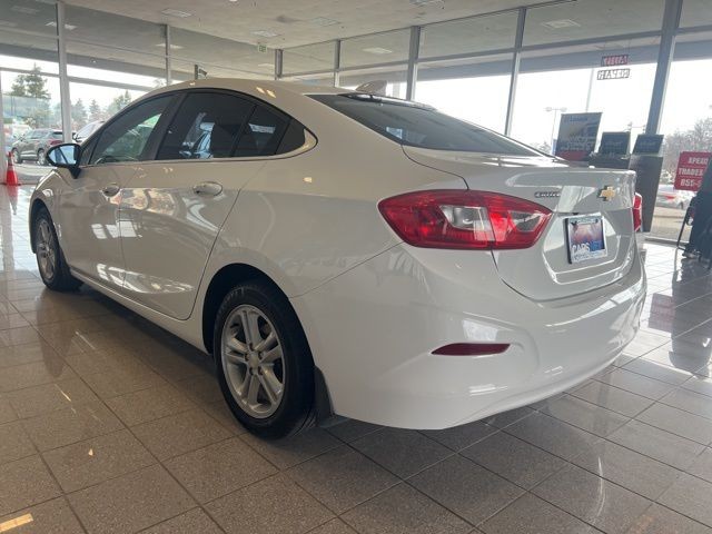 Chevrolet Cruze Vehicle Full-screen Gallery Image 07