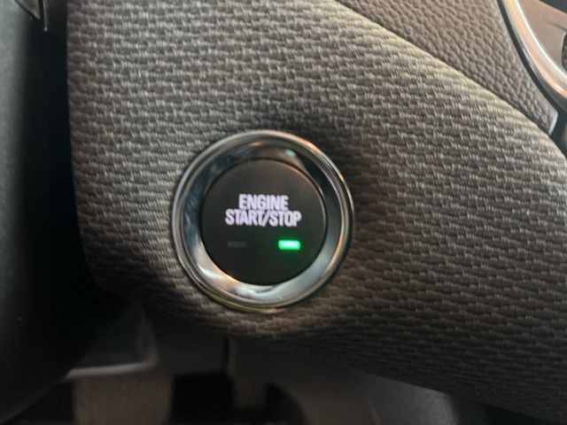 Chevrolet Cruze Vehicle Full-screen Gallery Image 22