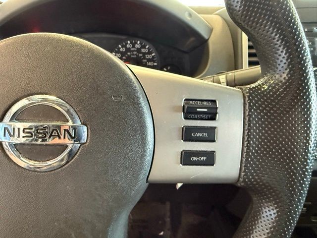 Nissan Frontier Vehicle Full-screen Gallery Image 16