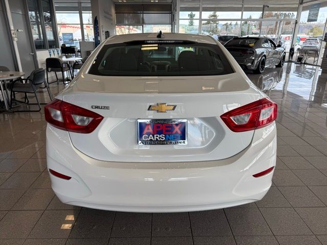 Chevrolet Cruze Vehicle Full-screen Gallery Image 04