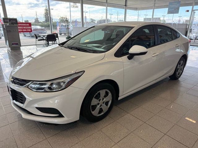 Chevrolet Cruze Vehicle Full-screen Gallery Image 06