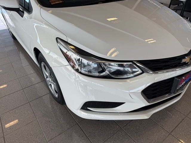 Chevrolet Cruze Vehicle Full-screen Gallery Image 08