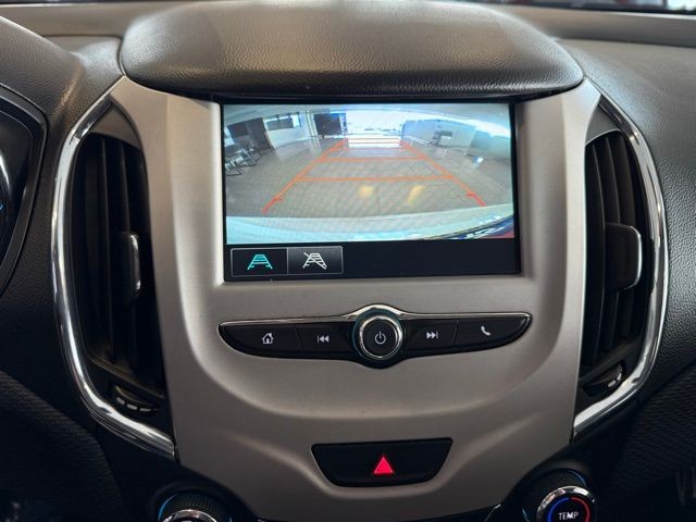 Chevrolet Cruze Vehicle Full-screen Gallery Image 14