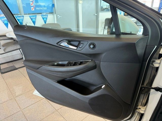 Chevrolet Cruze Vehicle Full-screen Gallery Image 18