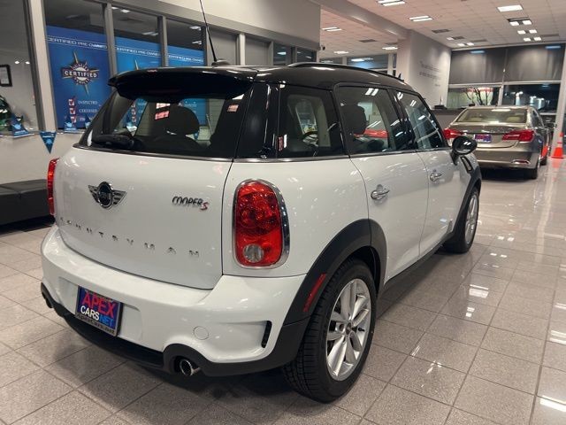 MINI Cooper Countryman Vehicle Full-screen Gallery Image 07