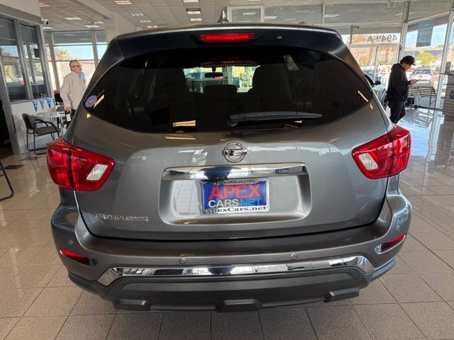 Nissan Pathfinder Vehicle Full-screen Gallery Image 04