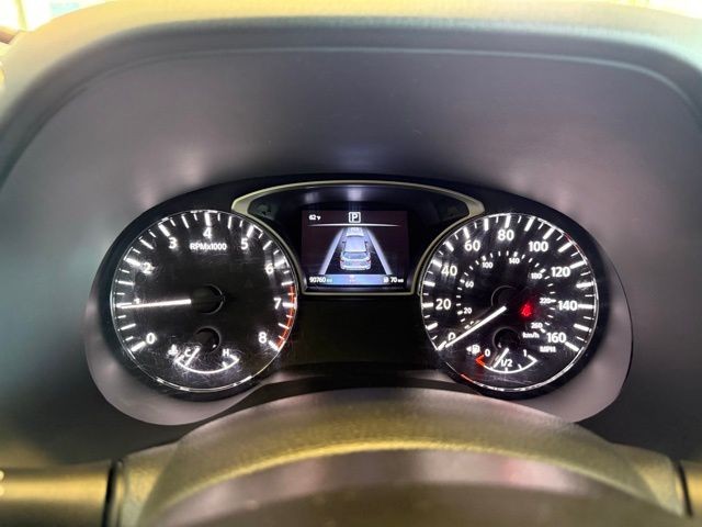 Nissan Pathfinder Vehicle Full-screen Gallery Image 13