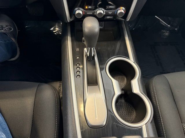 Nissan Pathfinder Vehicle Full-screen Gallery Image 16