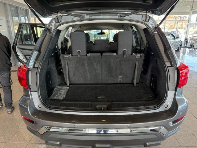 Nissan Pathfinder Vehicle Full-screen Gallery Image 22