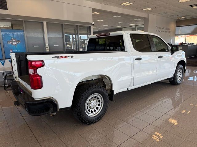Chevrolet Silverado 1500 Vehicle Full-screen Gallery Image 03