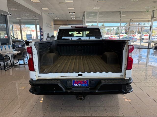 Chevrolet Silverado 1500 Vehicle Full-screen Gallery Image 04