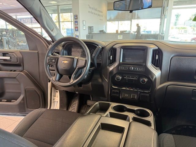 Chevrolet Silverado 1500 Vehicle Full-screen Gallery Image 23