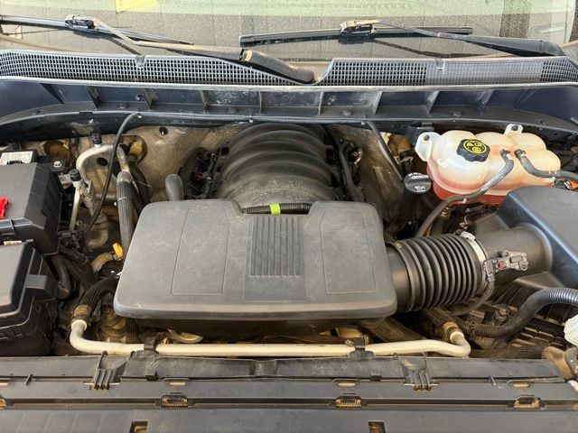 Chevrolet Silverado 1500 Vehicle Full-screen Gallery Image 26