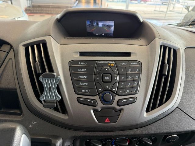 Ford Transit-250 Vehicle Full-screen Gallery Image 14