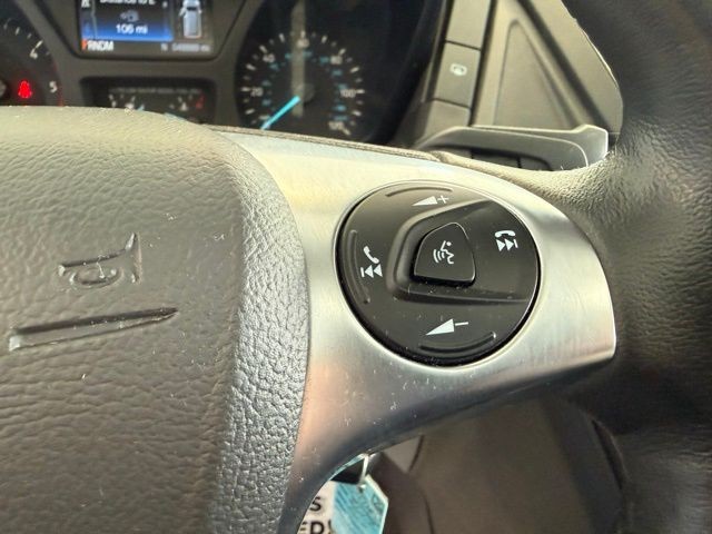 Ford Transit-250 Vehicle Full-screen Gallery Image 16