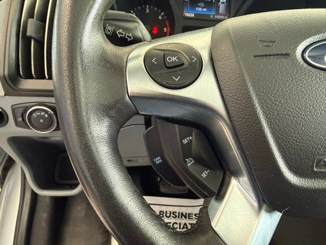 Ford Transit-250 Vehicle Full-screen Gallery Image 17