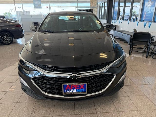 Chevrolet Malibu Vehicle Full-screen Gallery Image 07