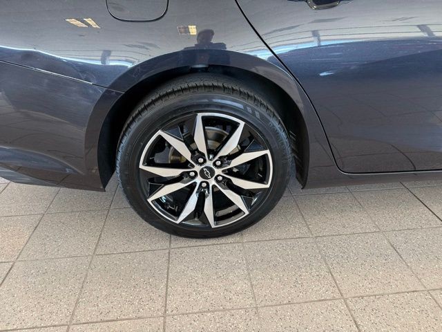 Chevrolet Malibu Vehicle Full-screen Gallery Image 10