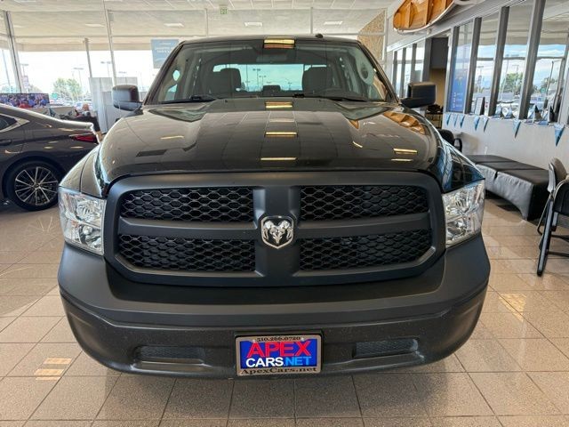 Ram 1500 Classic Vehicle Full-screen Gallery Image 07