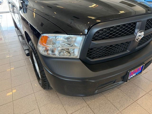 Ram 1500 Classic Vehicle Full-screen Gallery Image 08