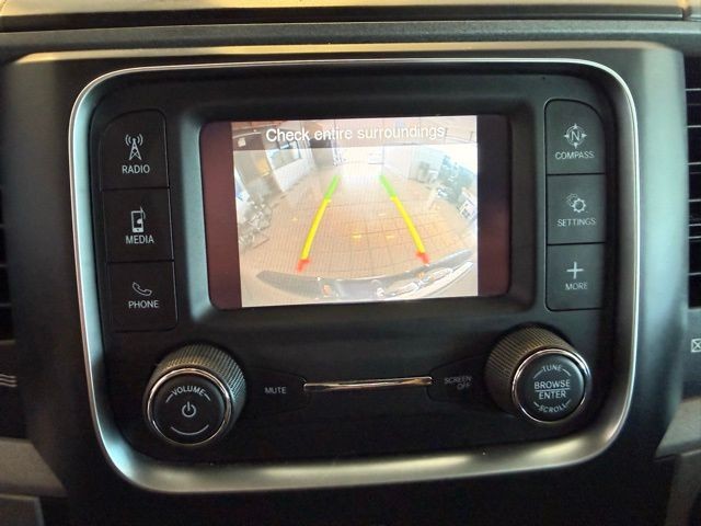 Ram 1500 Classic Vehicle Full-screen Gallery Image 13