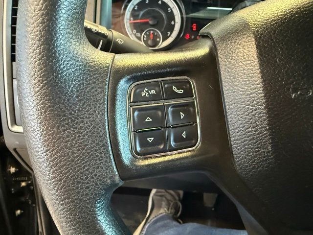 Ram 1500 Classic Vehicle Full-screen Gallery Image 16