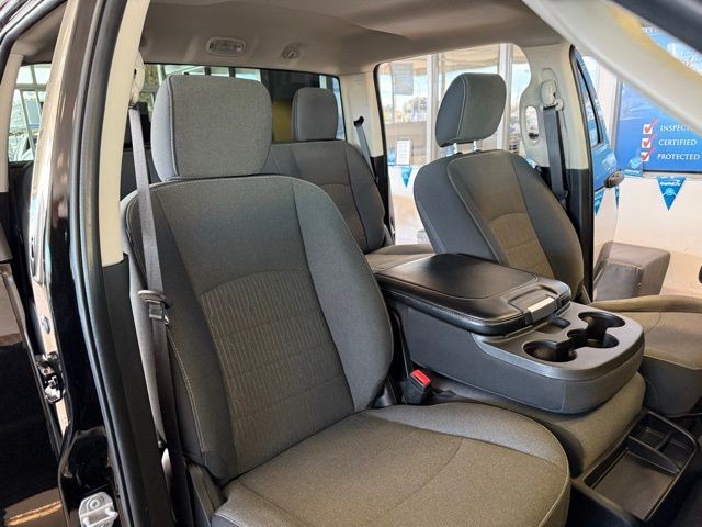 Ram 1500 Classic Vehicle Full-screen Gallery Image 22