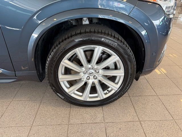 Volvo XC90 Vehicle Full-screen Gallery Image 10