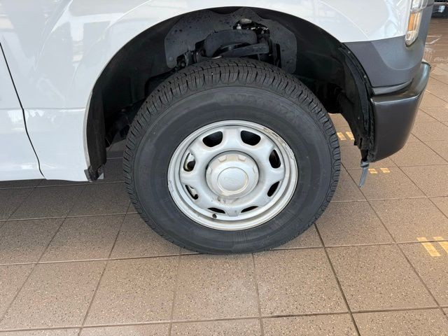 Ford F-150 Vehicle Full-screen Gallery Image 11