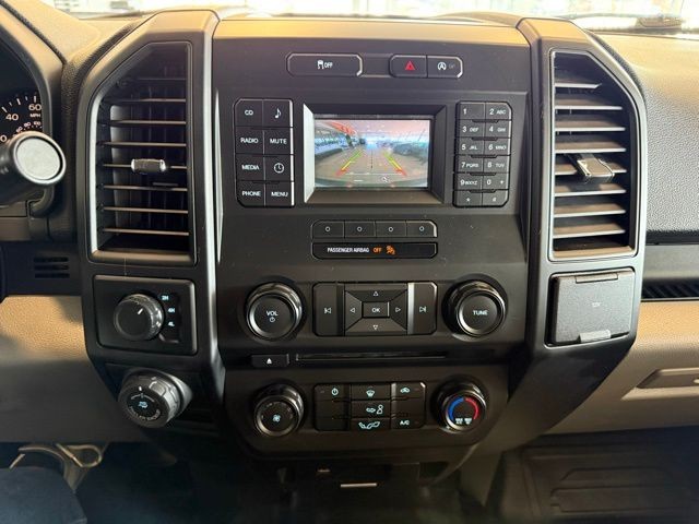 Ford F-150 Vehicle Full-screen Gallery Image 16