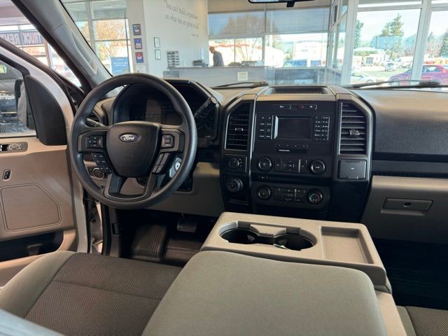 Ford F-150 Vehicle Full-screen Gallery Image 24