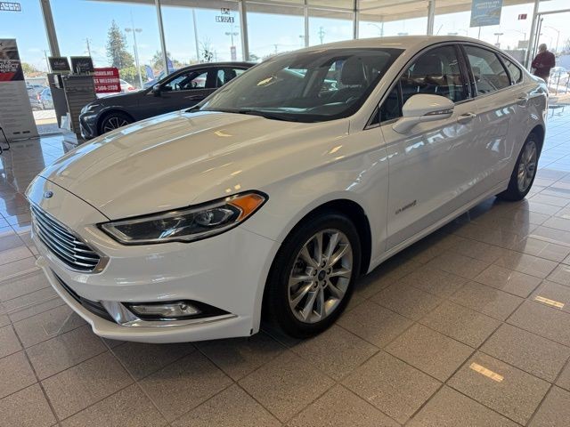 Ford Fusion Vehicle Full-screen Gallery Image 06