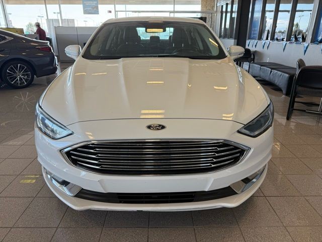 Ford Fusion Vehicle Full-screen Gallery Image 07