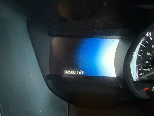 Ford Fusion Vehicle Full-screen Gallery Image 12