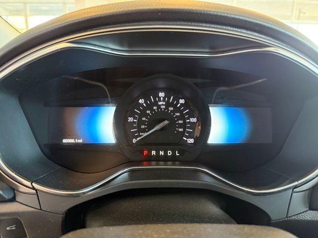 Ford Fusion Vehicle Full-screen Gallery Image 13