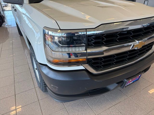 Chevrolet Silverado 1500 LD Vehicle Full-screen Gallery Image 08