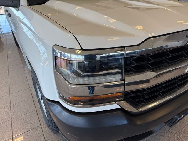 Chevrolet Silverado 1500 LD Vehicle Full-screen Gallery Image 09