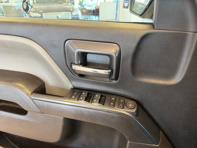 Chevrolet Silverado 1500 LD Vehicle Full-screen Gallery Image 18