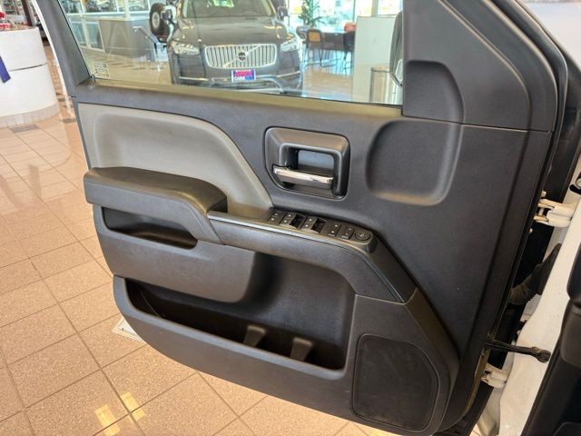 Chevrolet Silverado 1500 LD Vehicle Full-screen Gallery Image 19