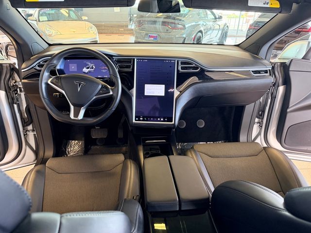Tesla Model X Vehicle Full-screen Gallery Image 15