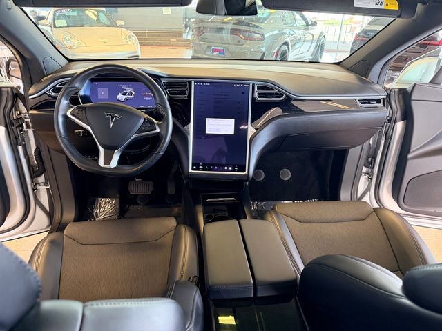 Tesla Model X Vehicle Full-screen Gallery Image 16