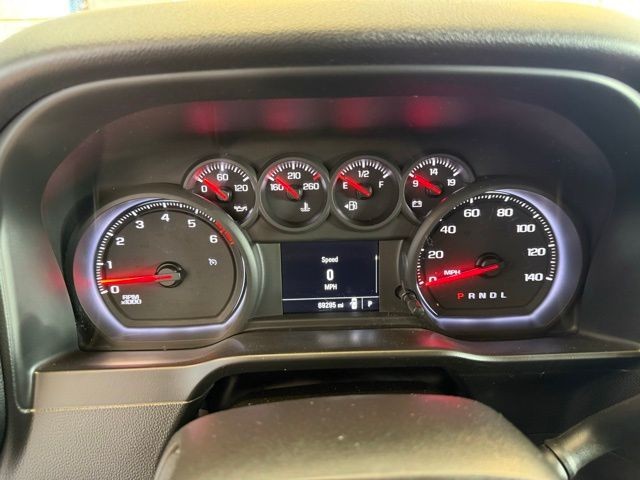 Chevrolet Silverado 1500 Vehicle Full-screen Gallery Image 13