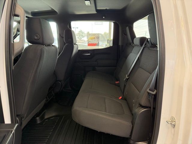 Chevrolet Silverado 1500 Vehicle Full-screen Gallery Image 19